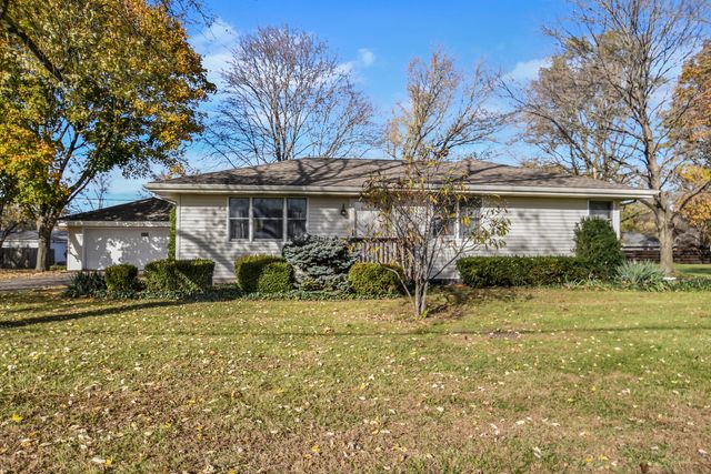 $289,999 | 1110 Pine Bluff Road | Wauponsee Township - Grundy County