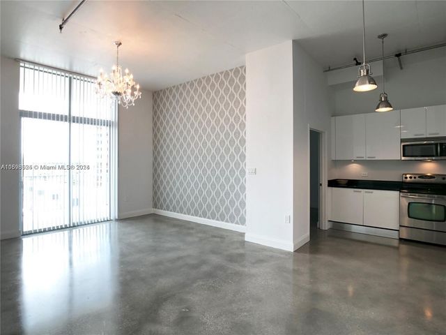 $2,750 | 2100 Van Buren Street, Unit 520 | Lofts at Hollywood Station