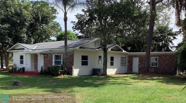 $340,000 | 2701 Citrus Avenue | Dreamland Park