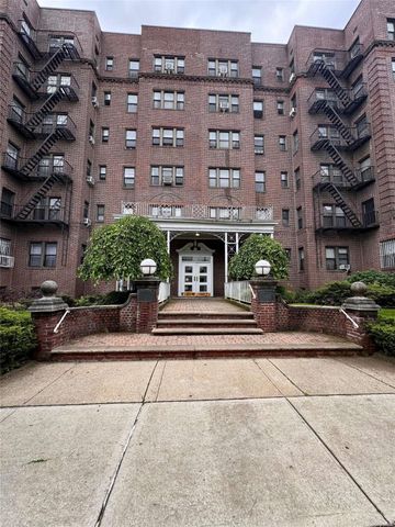 $175,000 | 170-40 Highland Avenue, Unit 303 | Jamaica Estates