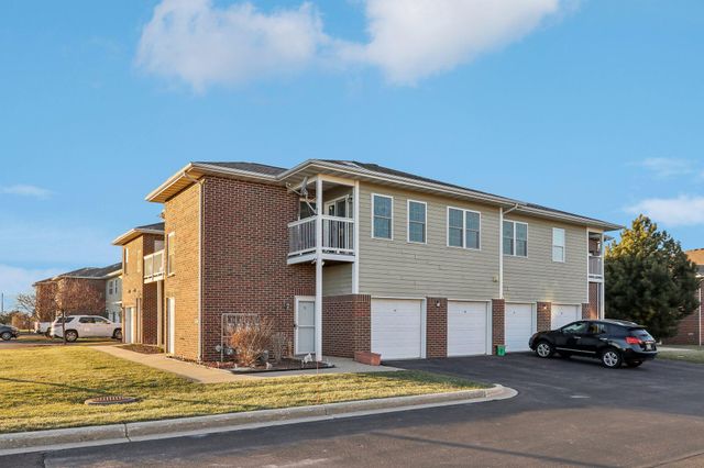 $245,000 | 6746 100th Place, Unit FF | Pleasant Prairie