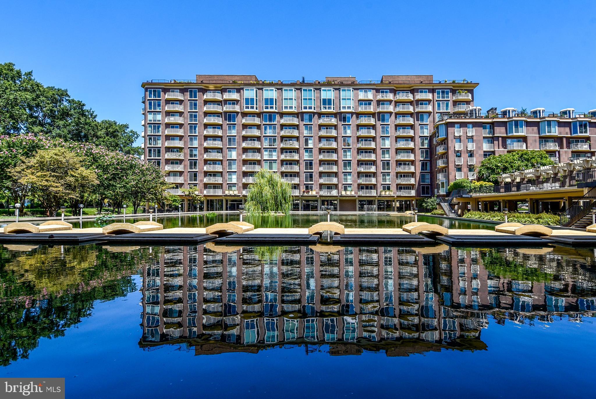 a large building with a outdoor space