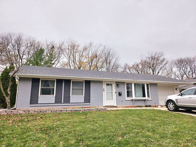 $2,490 | 524 Bahama Lane | Schaumburg