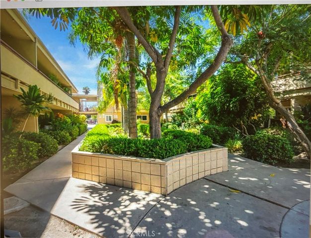 $1,850 | 511 East Washington Avenue | Downtown Santa Ana