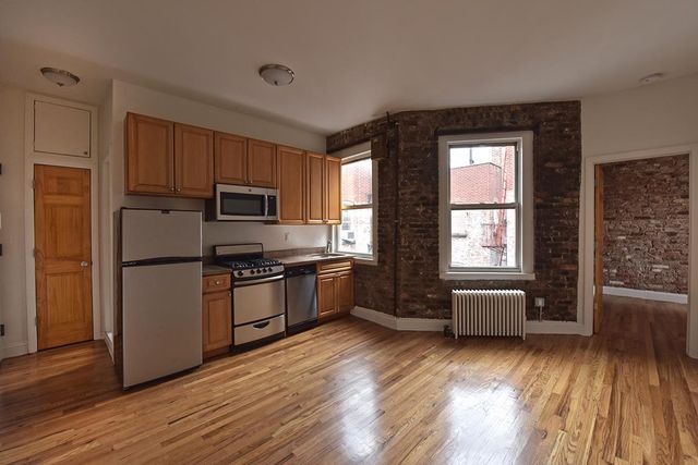 $3,595 | 230-232 Thompson Street, Unit 30 | Greenwich Village