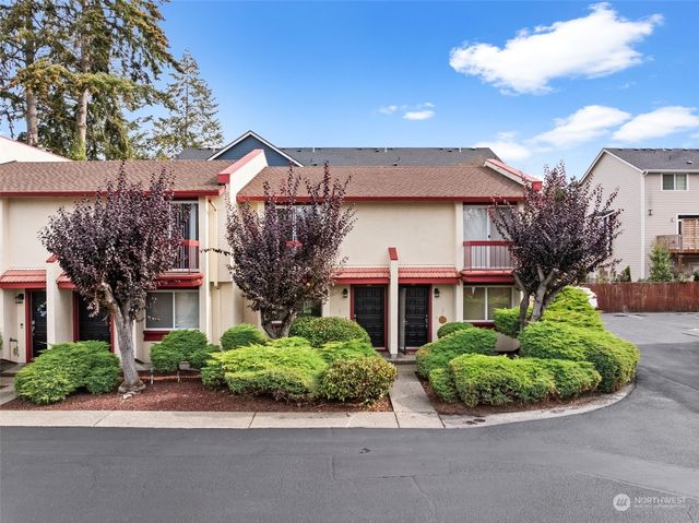 $310,000 | 328 9th Avenue Southeast, Unit C4 | Puyallup