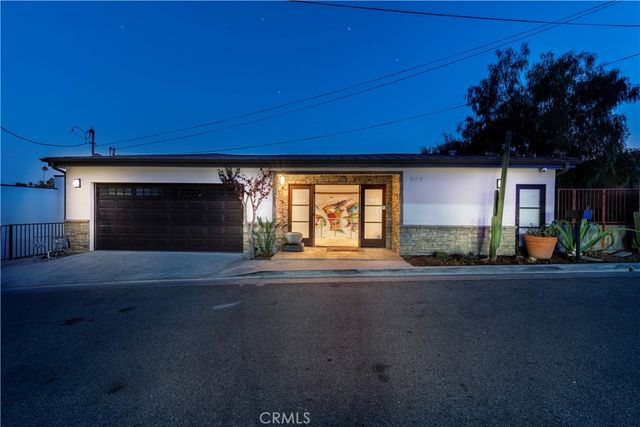 $2,495,000 | 6432 Weidlake Drive | Hollywood Hills East