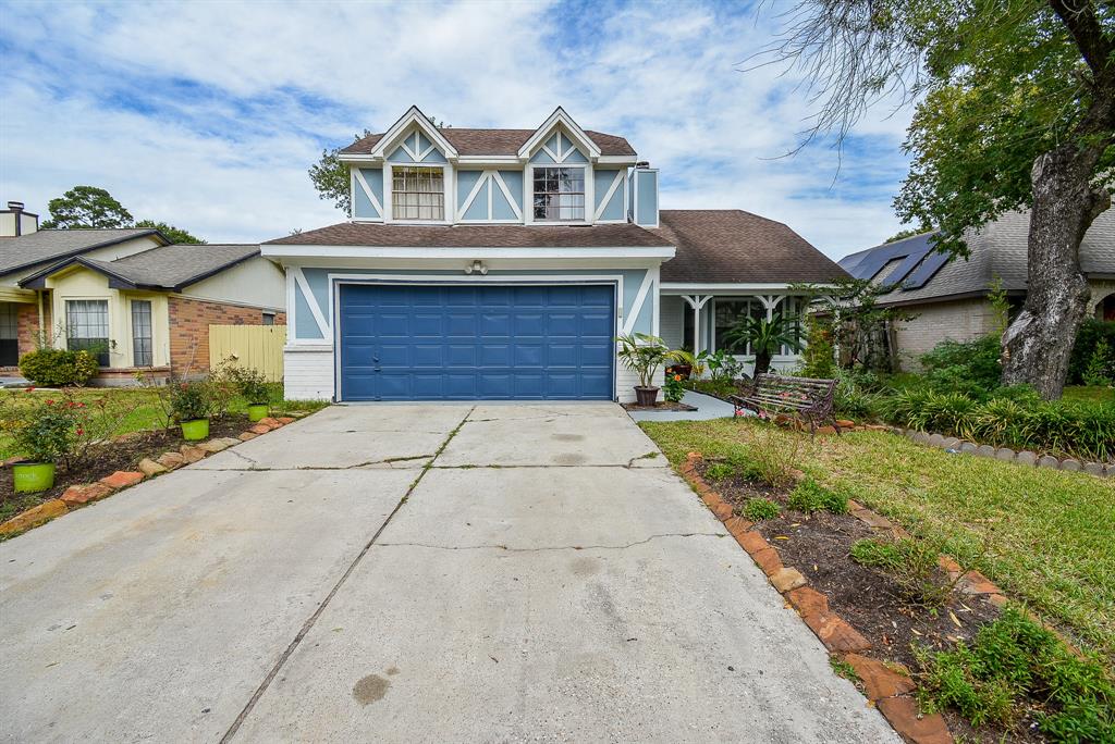 front view of house with a yard