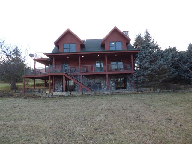 $899,000 | 3183 West Mitchell Road | Elizabeth Township - Jo Daviess County