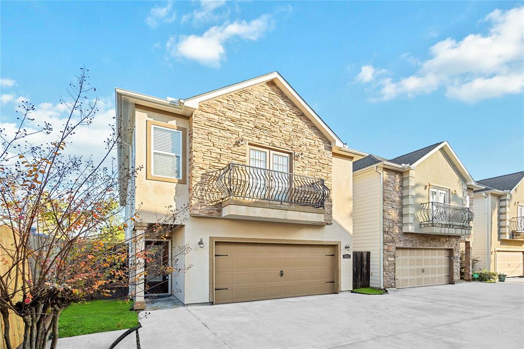 a view of a house with a outdoor space