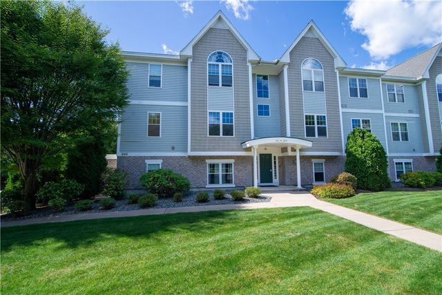 $349,900 | 200 Roger Williams Avenue, Unit 203 | Phillipsdale