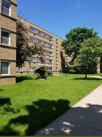 $1,350 | 2025 West Granville Avenue, Unit 104 | Granville Courts