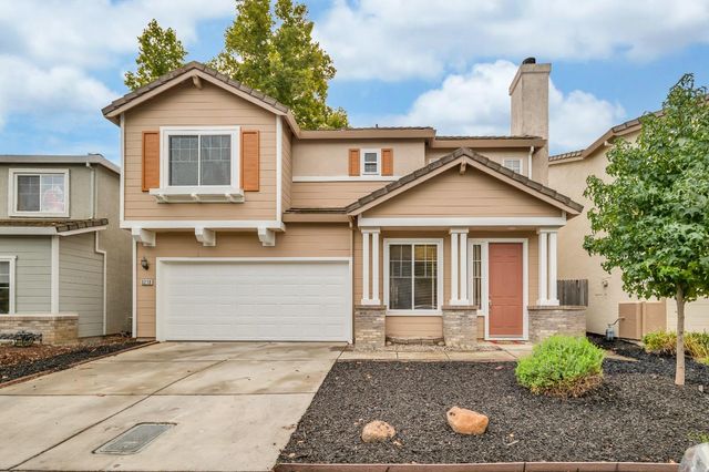 $809,900 | 3218 Via Verde Terrace | East Davis