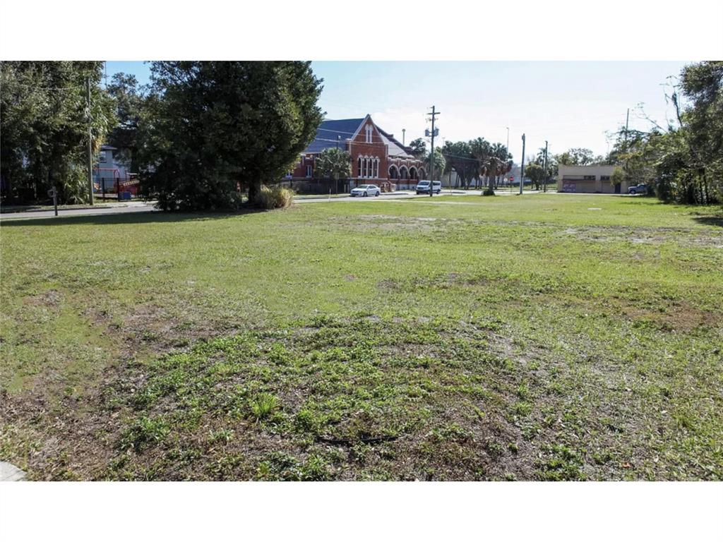 a view of an outdoor space and a yard