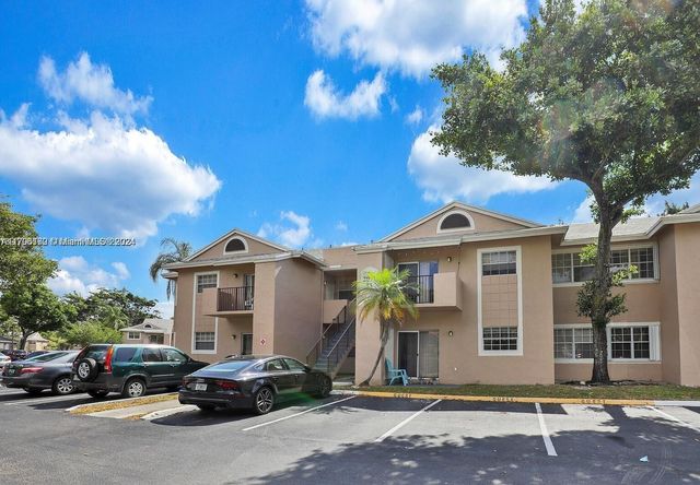 $269,000 | 2361 Northwest 96th Terrace, Unit 18A | Pembroke Lakes