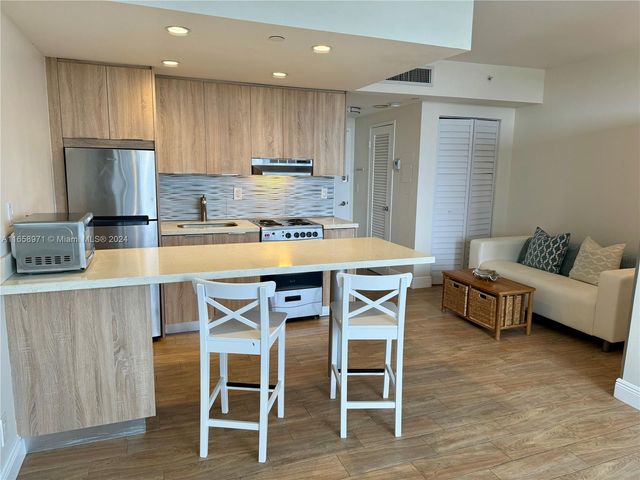 $217,900 | 1720 Harrison Street, Unit 15F | Hollywood Lakes