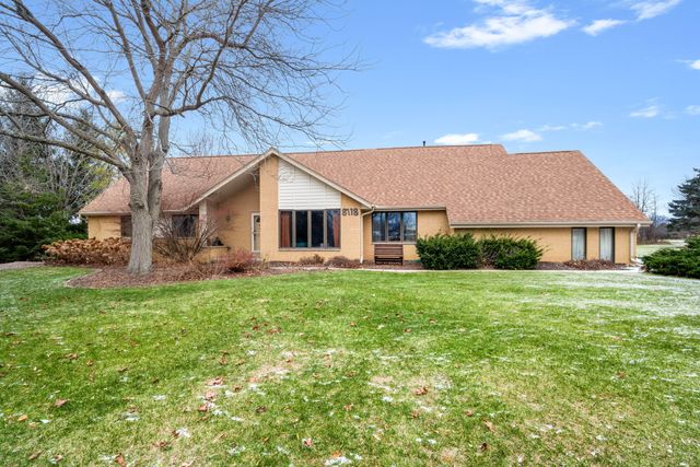 $624,900 | 8118 West Freistadt Road | Mequon