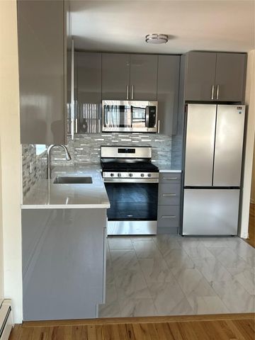 $2,900 | 914 East 211th Street, Unit 3 | Williamsbridge