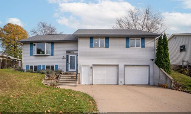 $349,900 | 1200 South Roosevelt Street | Little Chute