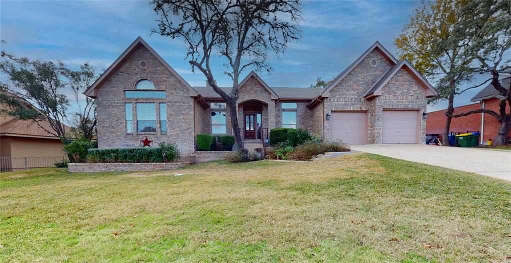 Welcome to 29603 Fairway Bluff, in the beautiful Fair Oaks Ranch golf community!