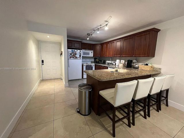 $2,400 | 8005 Lake Drive, Unit 113 | Doral