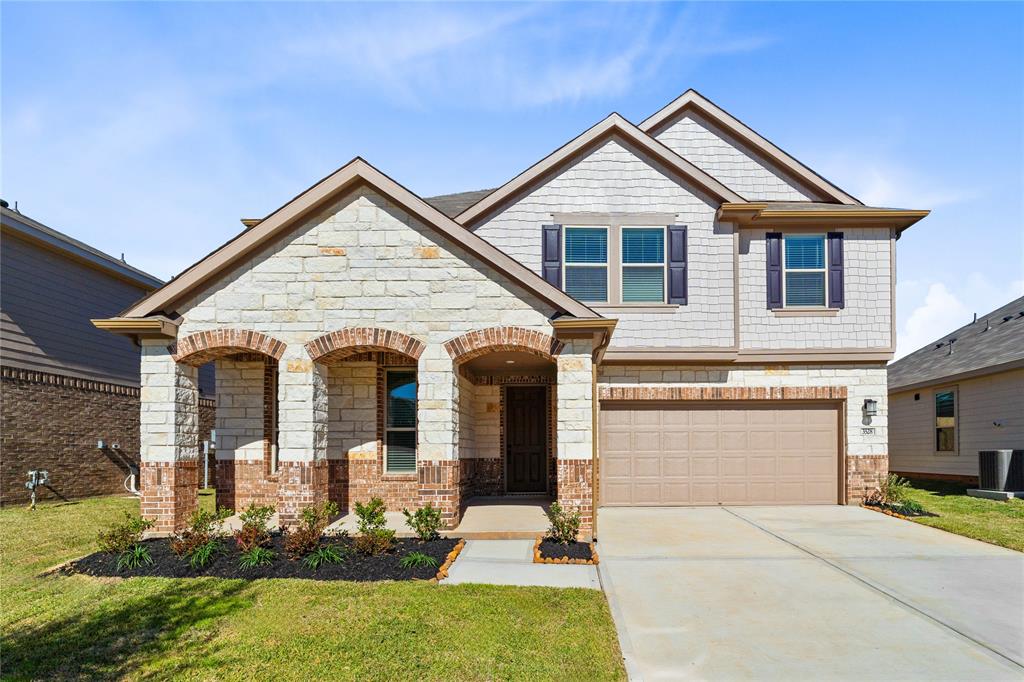 Welcome home to 3528 Sage Green Trail located in Sagecrest Preserve and zoned to Willis ISD!