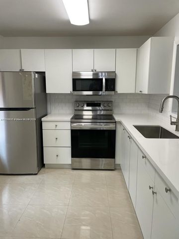 $1,800 | 403 Northwest 68th Avenue, Unit 402 | Plantation Drive