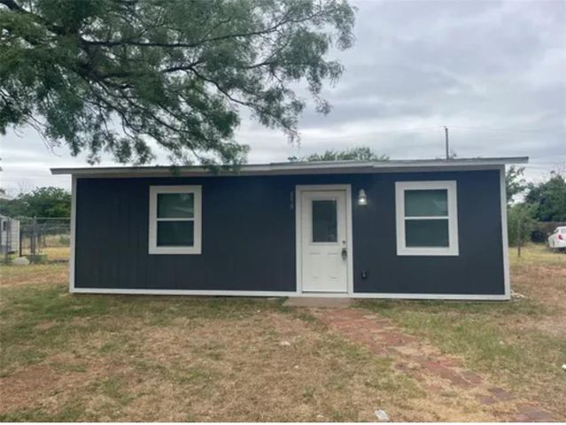 $77,000 | 858 Carver Street | North E. Highway 80