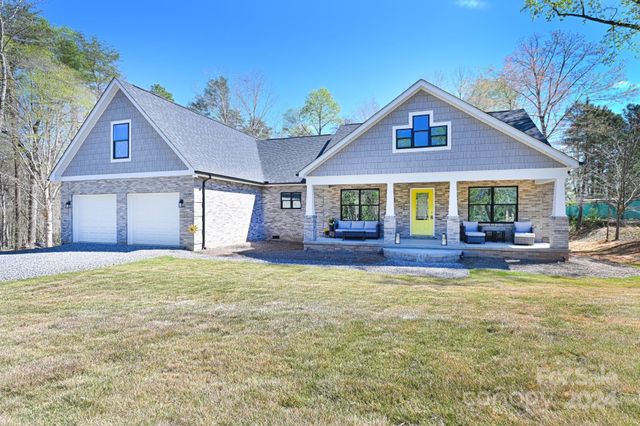 $617,500 | 317 Gardner Point Drive | Shiloh Township - Iredell County