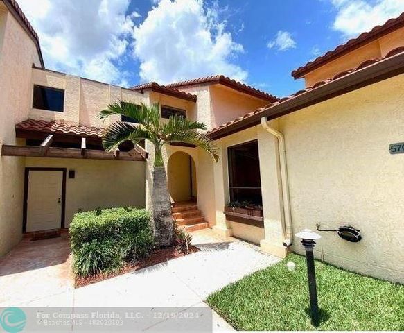 $3,000 | 5705 Fox Hollow Drive, Unit B | Southwest Boca Raton