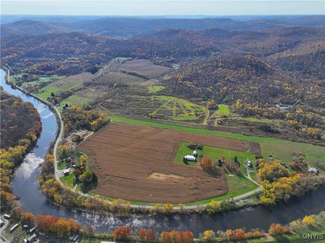 $499,900 | 1902 East River Road | Olean Town