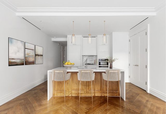 $895,000 | 235 West 75th Street, Unit 406 | Upper West Side