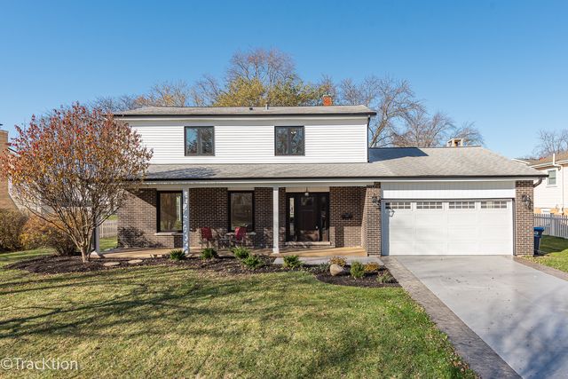 $739,000 | 6910 Sierra Drive | Darien