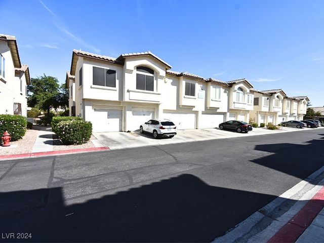 $289,900 | 4810 Black Bear Road, Unit 202 | Painted Desert