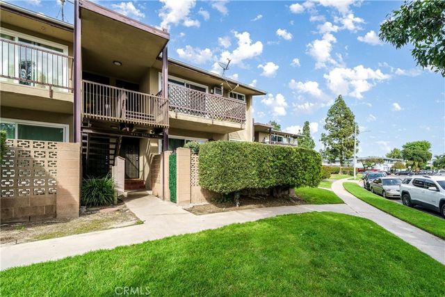 $390,000 | 1865 West Greenleaf Avenue, Unit G | West Anaheim