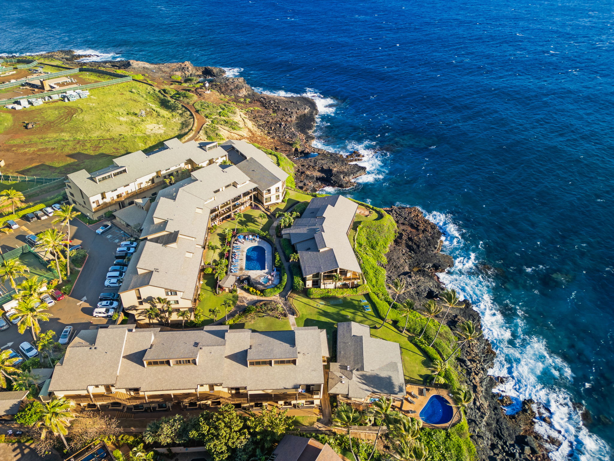 Oceanfront living at the fabulous Makahuena resort in sunny Poipu!