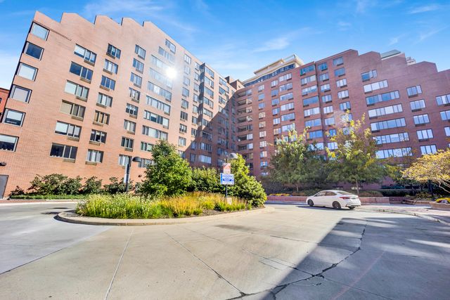 $250,000 | 801 South Plymouth Court, Unit 712 | Dearborn Park