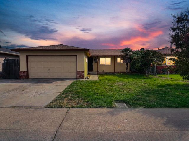 $469,000 | 470 Wilma Court | Manteca