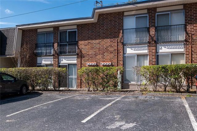 $1,300 | 1700 Southwest 16th Court, Unit H23 | Summit House Condominiums