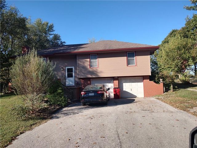 $240,000 | 114 South Paul Drive | Fort Osage Township - Jackson County