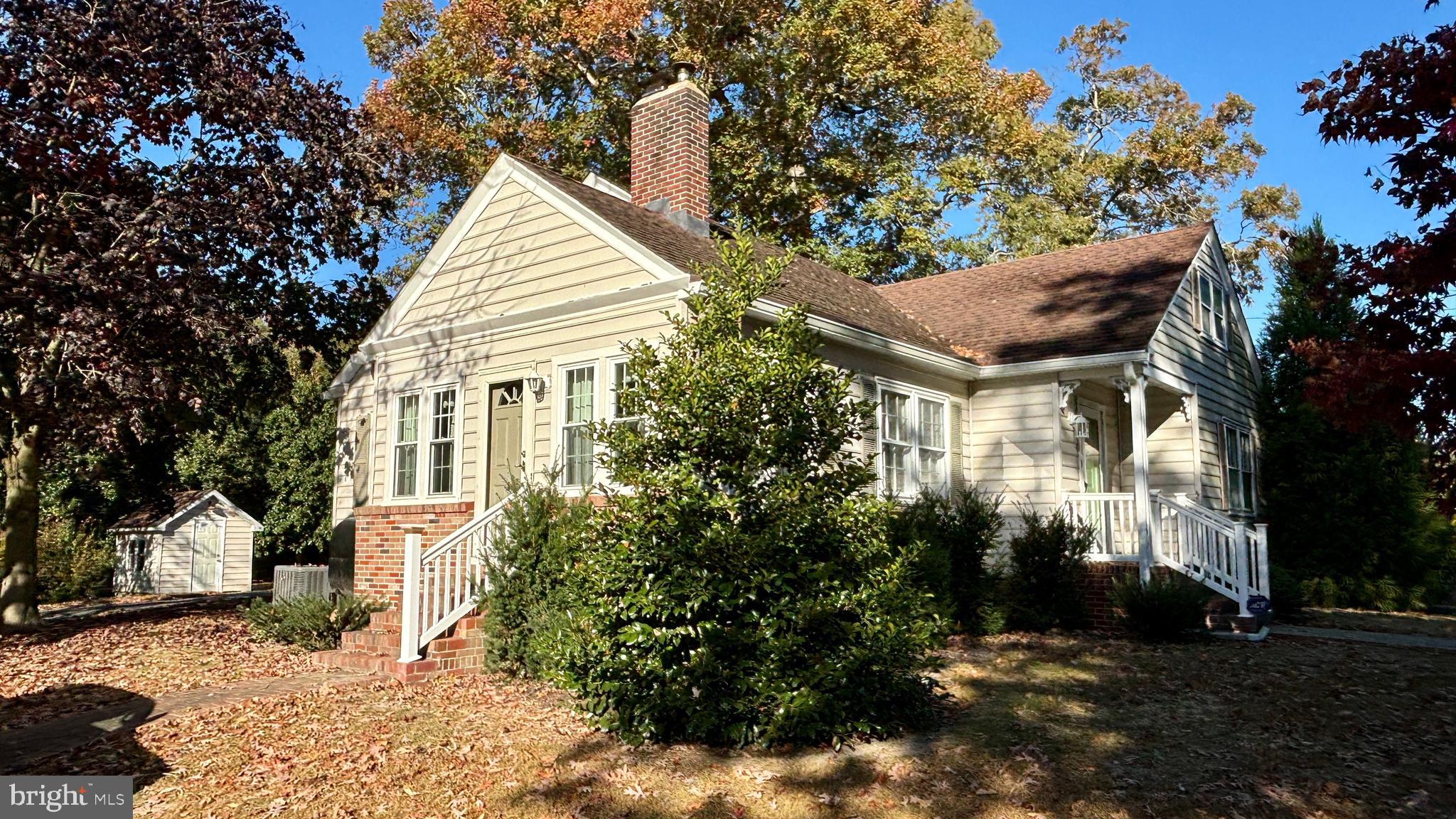 a view of house with street view