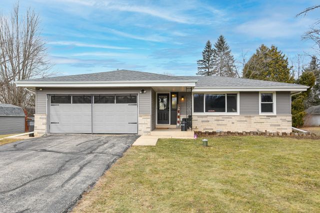 $424,900 | 26808 Oakridge Drive | Wind Lake