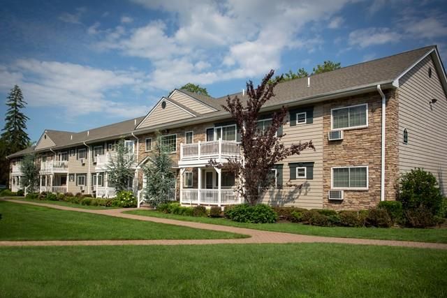 $2,550 | 650 Veterans Memorial Highway, Unit 32F | Hauppauge