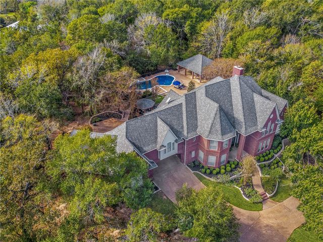 $1,440,000 | 1615 Foxfire Drive | Foxfire