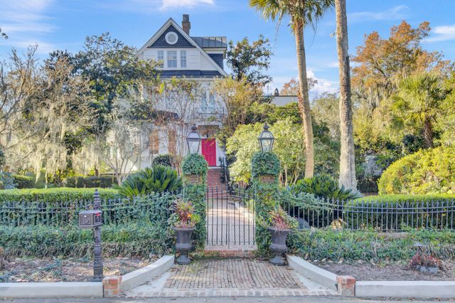 $3,290,000 | 208 Sumter Avenue | Summerville Historic District