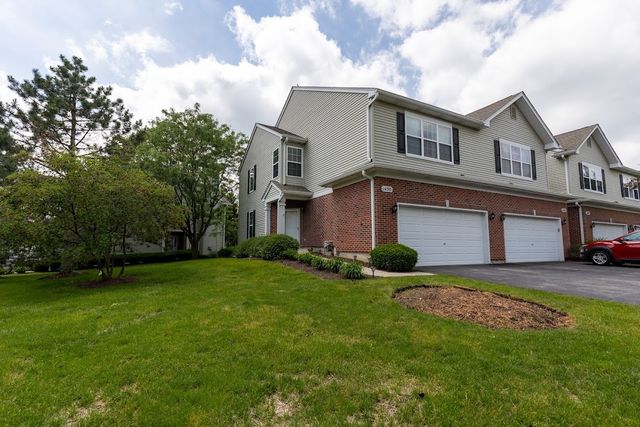 $315,000 | 1490 Shagbark Drive, Unit 1490 | Bolingbrook