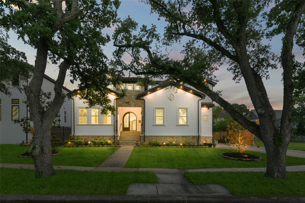 Elegant Spanish/Mediterranean located in the heart of Meyerland, walking distance to Kolter Elementary and Godwin Park.