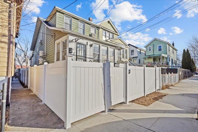 $670,000 | 412 St Lawrence Avenue | Harding Park