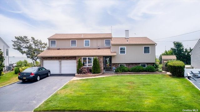 Massapequa, NY Homes For Sale - Massapequa Real Estate | Compass