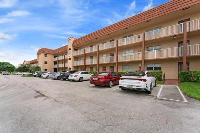 $169,000 | 8951 Sunrise Lakes Boulevard, Unit 109 | Sunrise Lakes